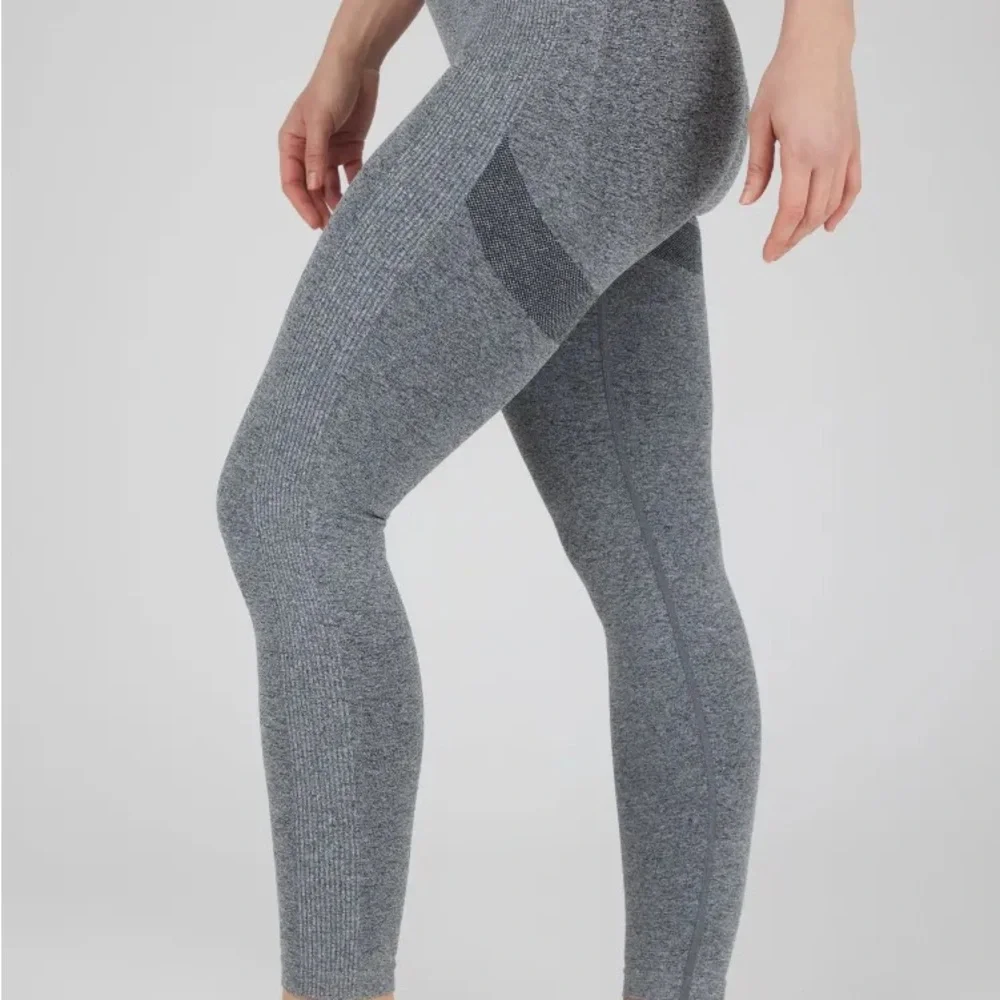 Bootyful Seamless Core Lift Ankle Legging - Picture 3 of 7